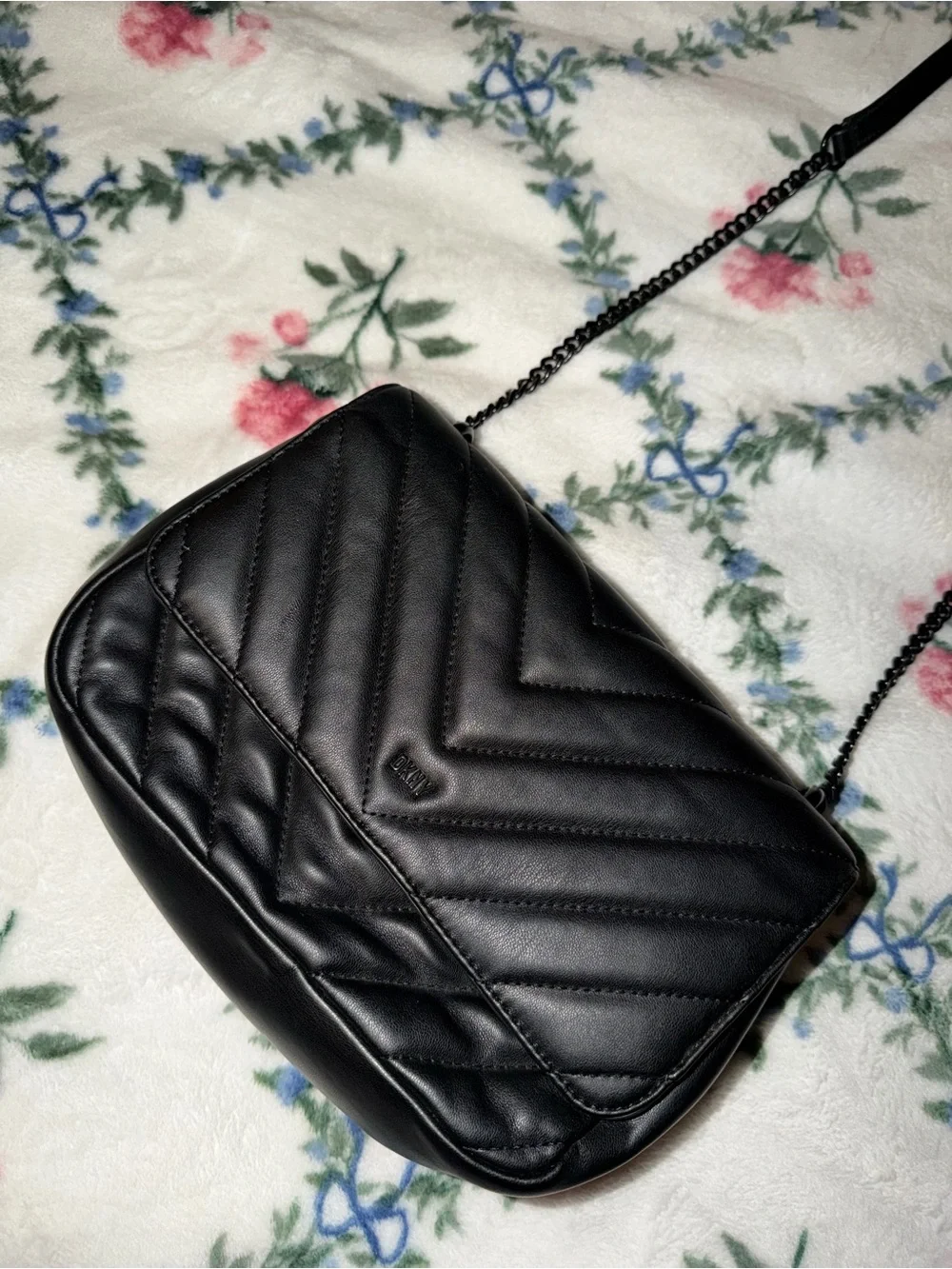 DKNY Black Quilted Crossbody Bag with Chain Strap